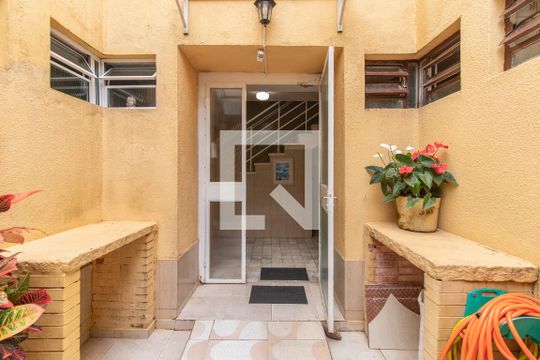 Entrada de apartamento para alugar com 1 quarto, 32m² em Cristal, Porto Alegre