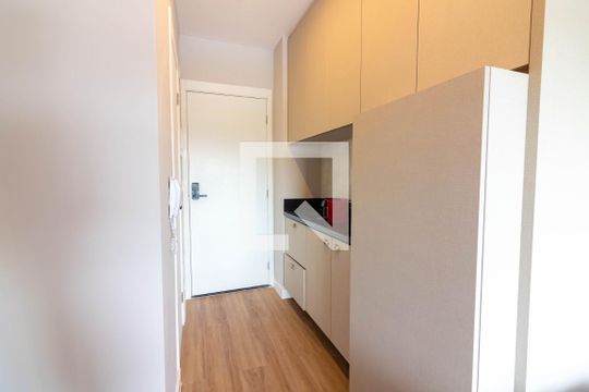 Cozinha  de kitnet/studio à venda com 1 quarto, 29m² em Jardim das Acacias, São Paulo