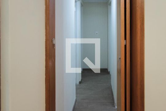 Corredor de apartamento para alugar com 3 quartos, 68m² em Jardim Celeste, São Paulo