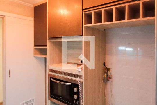 Cozinha de apartamento para alugar com 3 quartos, 68m² em Jardim Celeste, São Paulo