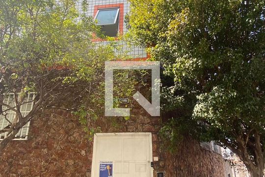 Fachada de casa para alugar com 1 quarto, 48m² em Sacomã, São Paulo