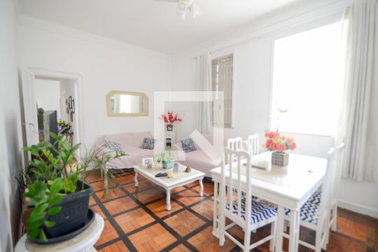 Sala 1 de casa à venda com 5 quartos, 260m² em Tijuca, Rio de Janeiro