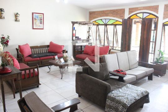 Casa para alugar com 6 quartos, 350m² em Vila Voturuá, São Vicente