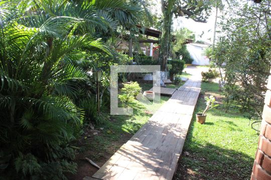 Jardim de casa para alugar com 6 quartos, 350m² em Vila Voturuá, São Vicente