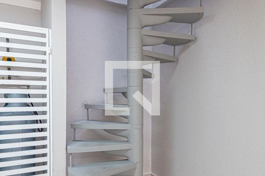 Escada Garagem - Área de Serviço de casa à venda com 2 quartos, 225m² em Silveira, Santo André