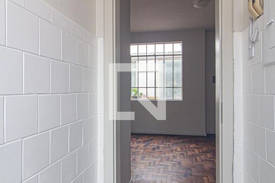 Cozinha de apartamento para alugar com 1 quarto, 44m² em São Francisco, Curitiba