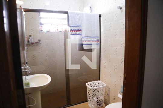 Banheiro da Suíte de casa à venda com 3 quartos, 278m² em Parque Sao Domingos, São Paulo