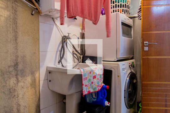 Área de Serviço de casa de condomínio para alugar com 2 quartos, 97m² em Vila Ré, São Paulo