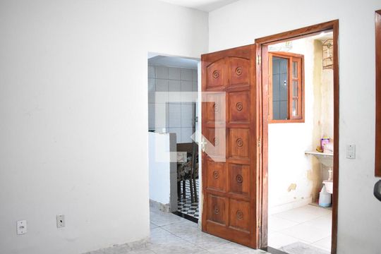 Sala de casa para alugar com 2 quartos, 100m² em Guaratiba, Rio de Janeiro