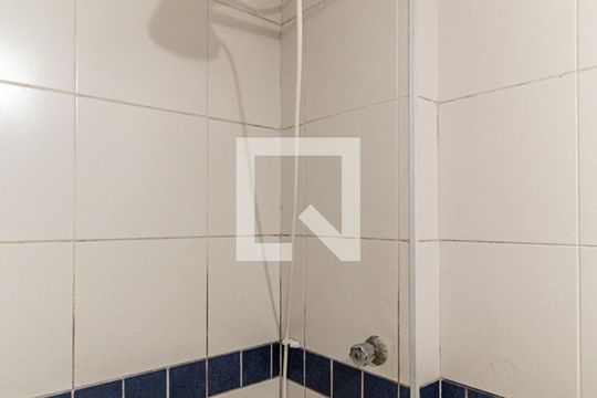 Banheiro de kitnet/studio à venda com 1 quarto, 44m² em República, São Paulo
