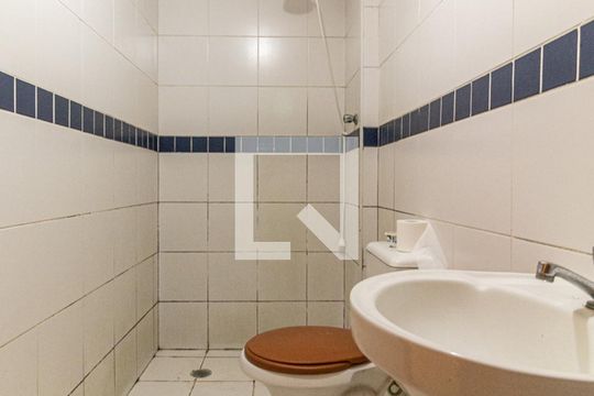 Banheiro de kitnet/studio à venda com 1 quarto, 44m² em República, São Paulo