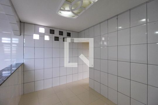 Sala de casa para alugar com 1 quarto, 70m² em Vila Portuguesa, São Paulo