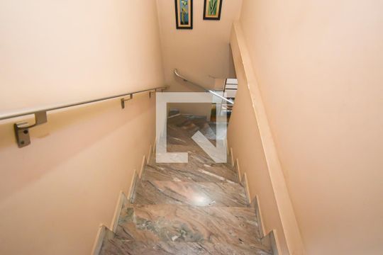 Escada de casa à venda com 3 quartos, 180m² em Parque Novo Mundo, São Paulo