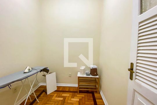 Quarto de Serviço de apartamento à venda com 3 quartos, 67m² em Saúde, Rio de Janeiro