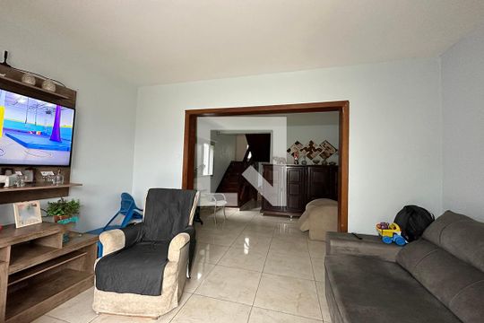 Sala de casa à venda com 2 quartos, 240m² em Canudos, Novo Hamburgo