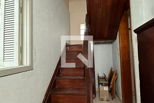 Escada de casa à venda com 2 quartos, 240m² em Canudos, Novo Hamburgo