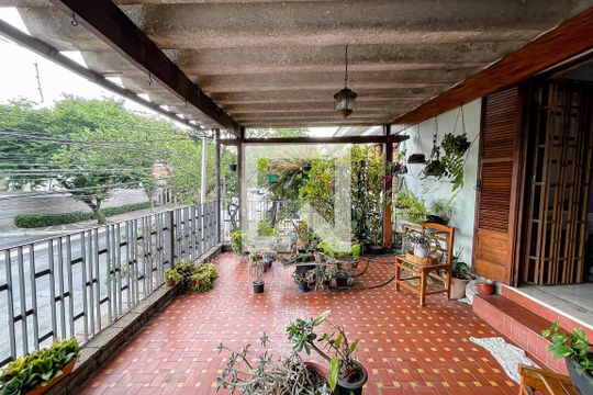 Sacada de casa à venda com 3 quartos, 315m² em Jardim Franca, São Paulo