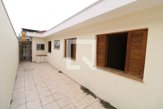 Corredor de casa para alugar com 4 quartos, 134m² em Chácara Mafalda, São Paulo