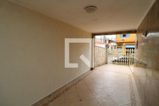 Garagem de casa para alugar com 4 quartos, 134m² em Chácara Mafalda, São Paulo