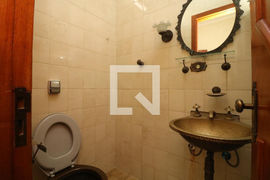 Lavabo de casa para alugar com 4 quartos, 134m² em Chácara Mafalda, São Paulo