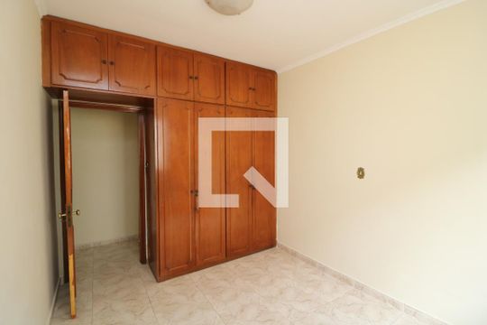 Quarto 2 de casa para alugar com 4 quartos, 134m² em Chácara Mafalda, São Paulo