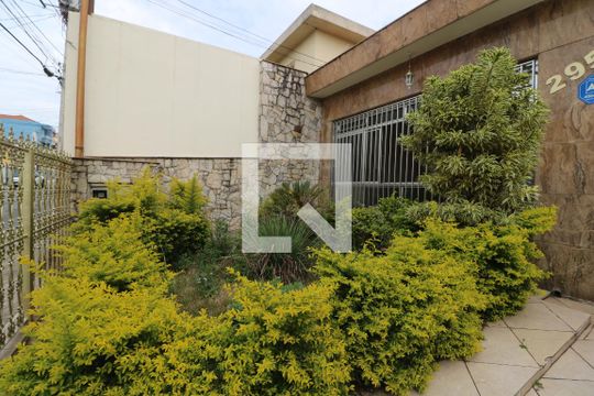 Garagem de casa para alugar com 4 quartos, 134m² em Chácara Mafalda, São Paulo