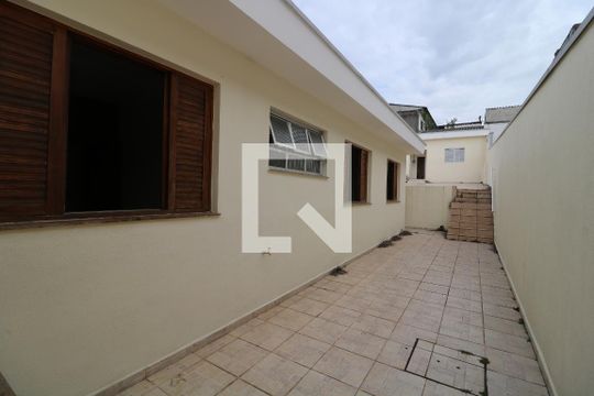 Corredor de casa para alugar com 4 quartos, 134m² em Chácara Mafalda, São Paulo