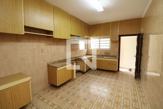 Cozinha de casa para alugar com 4 quartos, 134m² em Chácara Mafalda, São Paulo