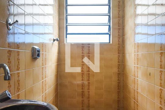 Banheiro 1 de casa à venda com 3 quartos, 269m² em Vila Sonia, São Paulo