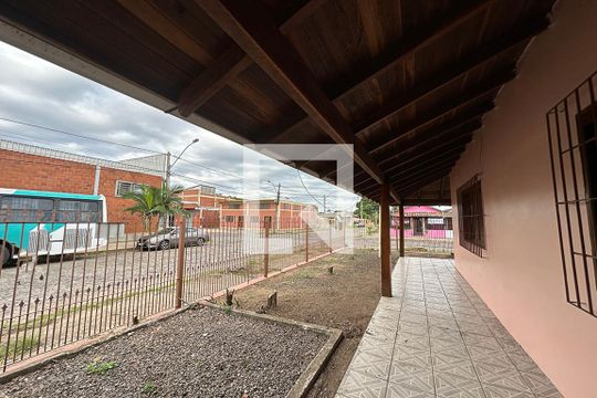 Área Externa de casa à venda com 4 quartos, 192m² em Santos Dumont, São Leopoldo
