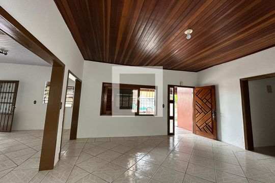 Sala de casa à venda com 4 quartos, 192m² em Santos Dumont, São Leopoldo