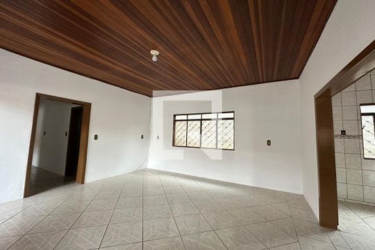 Sala de casa à venda com 4 quartos, 192m² em Santos Dumont, São Leopoldo