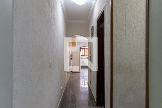 Corredor de casa à venda com 3 quartos, 172m² em Vila Humaita, Santo André