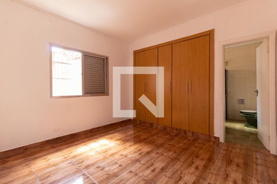 Suíte  de casa à venda com 3 quartos, 200m² em Vila Moinho Velho, São Paulo