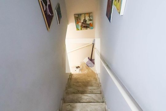 Escada de casa de condomínio à venda com 2 quartos, 110m² em Jardim Maria Duarte, São Paulo