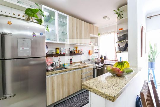 Cozinha de casa de condomínio à venda com 2 quartos, 110m² em Jardim Maria Duarte, São Paulo