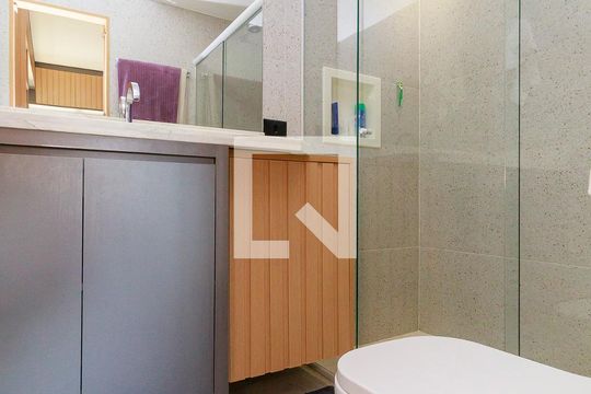 Banheiro de kitnet/studio à venda com 1 quarto, 30m² em Cidade Monções, São Paulo