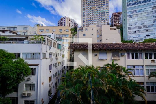 Vista da sala  de apartamento à venda com 2 quartos, 147m² em Leblon, Rio de Janeiro