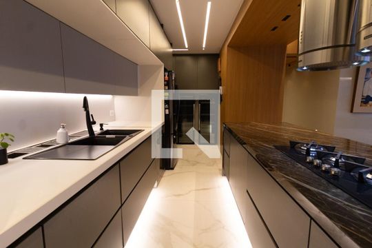 Cozinha  de apartamento à venda com 2 quartos, 147m² em Leblon, Rio de Janeiro