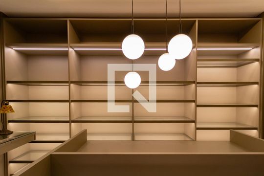 Detalhe do closet  de apartamento à venda com 2 quartos, 147m² em Leblon, Rio de Janeiro