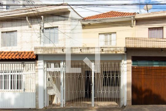 Fachada de casa à venda com 2 quartos, 200m² em Tatuapé, São Paulo