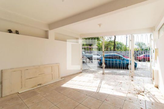 Garagem de casa à venda com 2 quartos, 200m² em Tatuapé, São Paulo