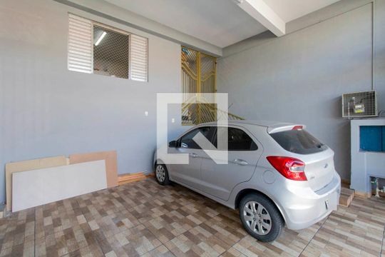 Garagem  de casa à venda com 3 quartos, 214m² em Jardim Coimbra, São Paulo
