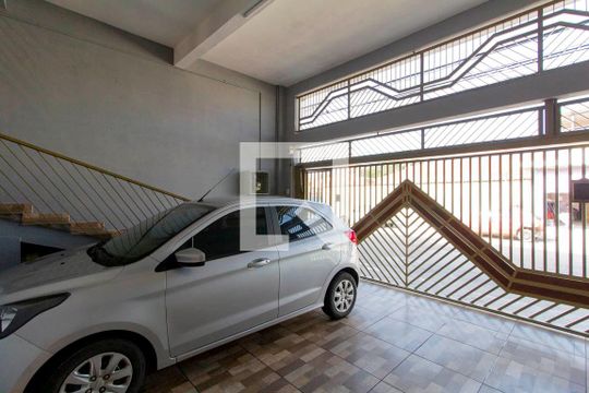 Garagem  de casa à venda com 3 quartos, 214m² em Jardim Coimbra, São Paulo