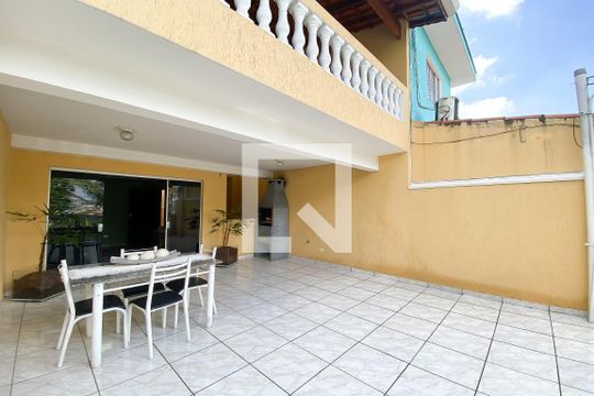 Varanda de casa à venda com 3 quartos, 220m² em Veloso, Osasco