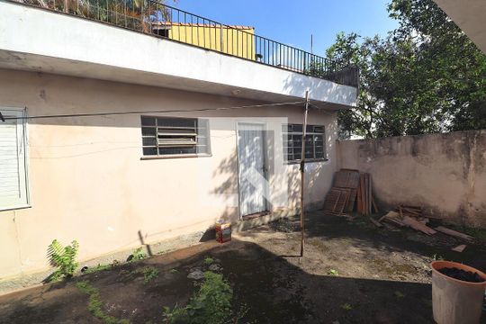 Quintal de casa à venda com 3 quartos, 180m² em Parque das Nações, Santo André