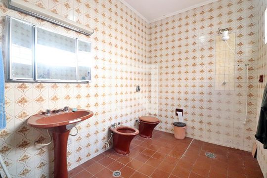 Banheiro 1 de casa à venda com 3 quartos, 180m² em Parque das Nações, Santo André
