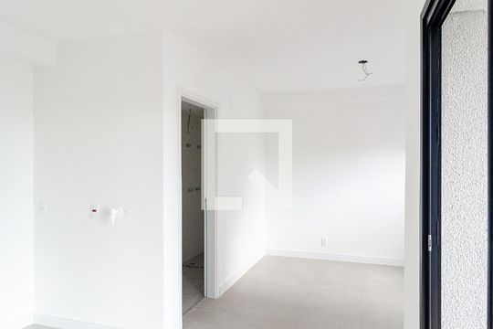 Sala de kitnet/studio para alugar com 1 quarto, 30m² em Chácara Inglesa, São Paulo