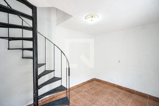 Sala de casa de condomínio para alugar com 2 quartos, 100m² em Vila Carrão, São Paulo