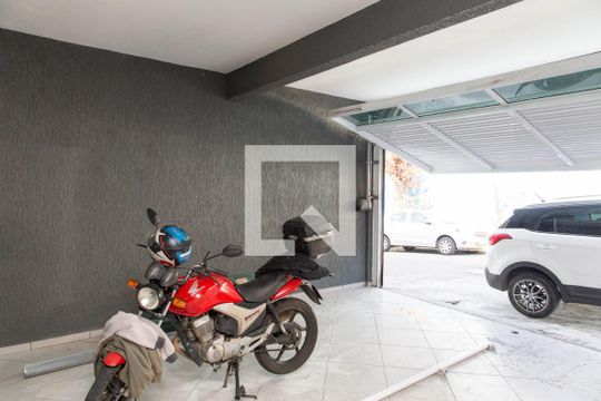 Garagem de casa à venda com 3 quartos, 125m² em Conceição, Diadema